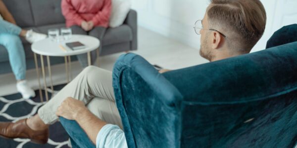 Kiedy warto skorzystać z pomocy psychologa - pierwsze sygnały, których nie warto ignorować